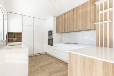 Villa i Almada, Setubal, Almada - € 750.000 | Ref: W-0476BZ - foto 11