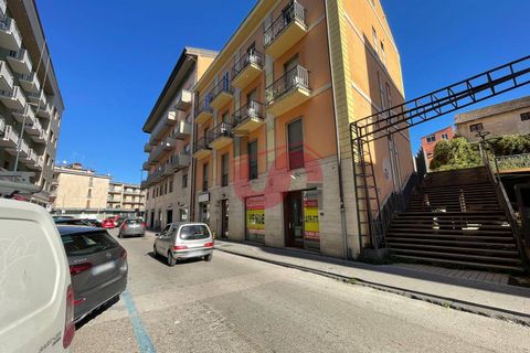 L'establiment comercial a Benevento, Benevento, Benevento - € 1.300/mes | Ref: AA39765 - foto 12
