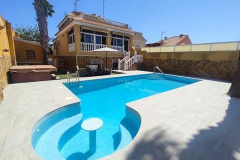 Villa i Torrevieja, Alicante, Torrevieja - € 549.900 | Ref: MCO-90985 - foto 1