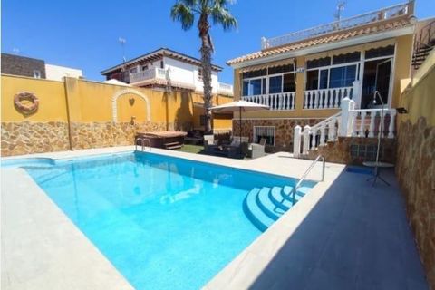 Villa i Torrevieja, Alicante, Torrevieja - € 549.900 | Ref: MCO-90985 - foto 2