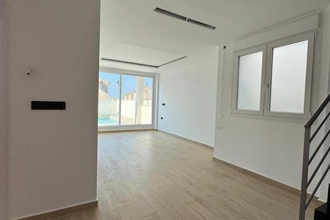 Villa i Torrevieja, Alicante, Torrevieja - € 640.000 | Ref: MCO-33772 - foto 21