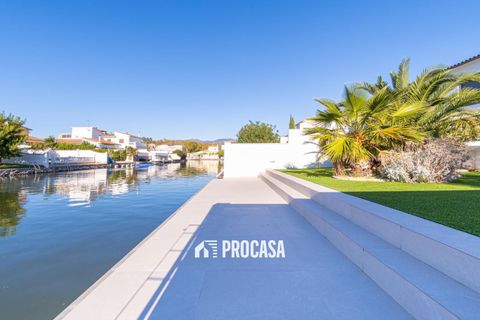 Villa i Empuriabrava, Gerona, Empuriabrava - € 1.050.000 | Ref: 4038 - foto 6