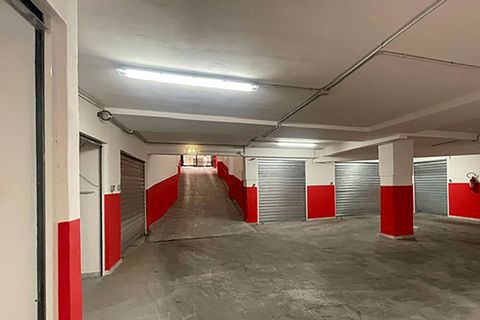 Espai d'estacionament a Bari, Bari, Bari - € 200/mes | Ref: Locazione_Box_Corso_Mazzini - foto 2