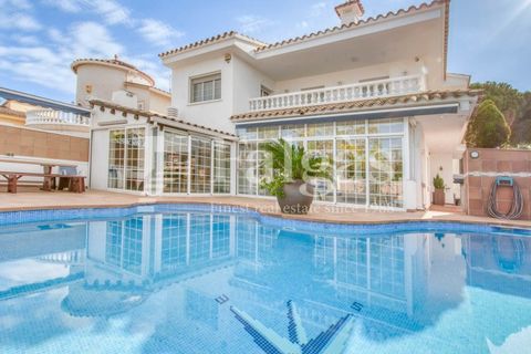 Villa i Requesens, Gerona, Requesens - € 780.000 | Ref: 515 - foto 1