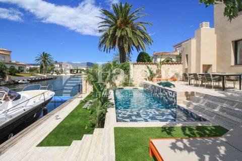 Villa i Empuriabrava, Gerona, Empuriabrava - € 1.390.000 | Ref: 533 - foto 1