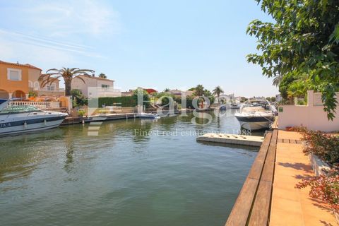 Villa i Empuriabrava, Gerona, Empuriabrava - € 1.395.000 | Ref: V255 - foto 40