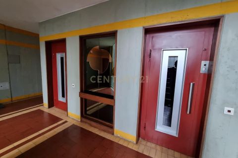 Lejlighed i Amadora, Lisbon, Amadora - € 750.000 | Ref: C0221-03784 - foto 32