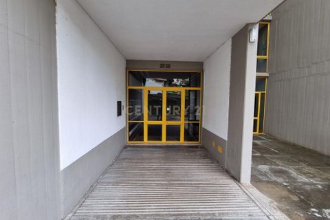 Lejlighed i Amadora, Lisbon, Amadora - € 750.000 | Ref: C0221-03784 - foto 35