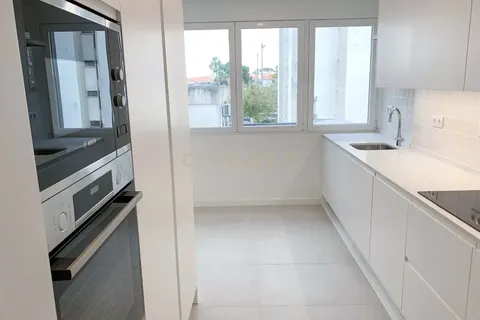Lejlighed i Amadora, Lisbon, Amadora - € 750.000 | Ref: C0221-03784 - foto 2