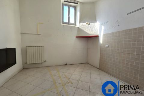 Villa i Terni, Terni, Terni - € 65.000 | Ref: UFF-65 - foto 8