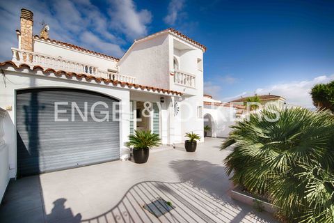 Villa i Empuriabrava, Gerona, Empuriabrava - € 1.450.000 | Ref: W-04786R - foto 36
