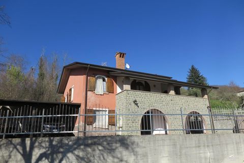 Villa i Bagnone, Massa and Carrara, Bagnone - € 340.000 | Ref: 011 - foto 1