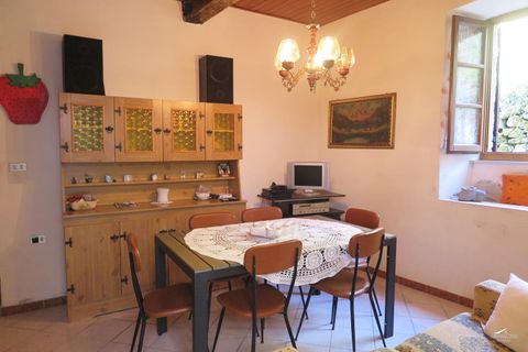Casa adossada a Bagnone, Massa and Carrara, Bagnone - € 60.000 | Ref: 497A - foto 6