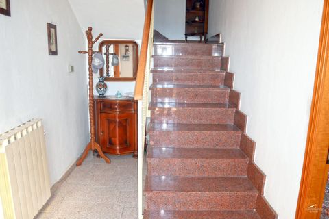 Villa a Fivizzano, Massa and Carrara, Fivizzano - € 100.000 | Ref: 053L - foto 8