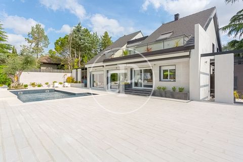 Villa i La Moraleja, Madrid, La Moraleja - € 4.100.000 | Ref: VMN2511005 - foto 1
