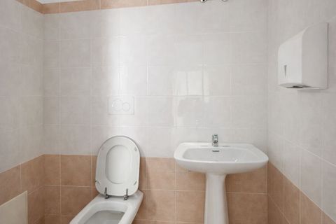 L'establiment comercial a Lecce, Lecce, Lecce - € 2.000/mes | Ref: 2000ric - foto 16