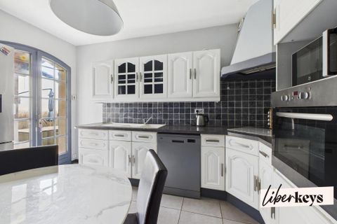 Villa i Abzac, Gironde, Abzac - € 295.000 | Ref: DOM25199 - foto 6