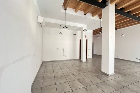 L'establiment comercial a Crevalcore, Bologna, Crevalcore - € 1.100/mes | Ref: AF6 - foto 9