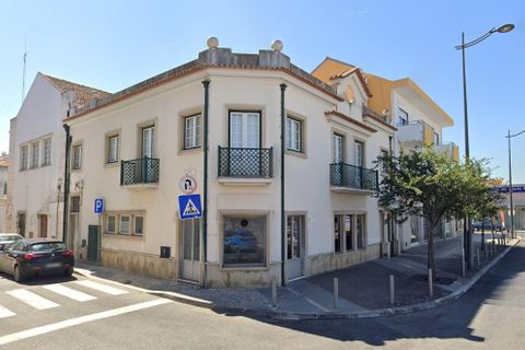 Erhvervsejendom i Entroncamento, Santarem, Entroncamento - € 293.000 | Ref: DRS_GK429/12758 - foto 1