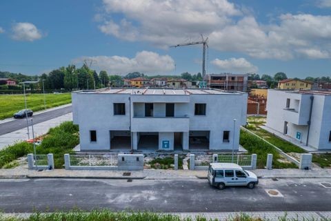 Villa a Legnaro, Padua, Legnaro - € 350.000 | Ref: LEG11 - foto 5