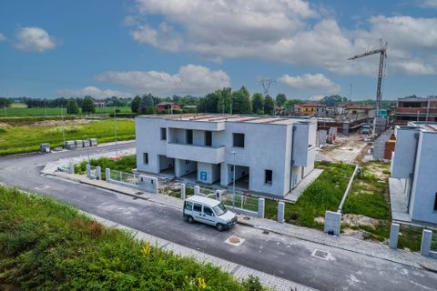 Villa a Legnaro, Padua, Legnaro - € 350.000 | Ref: LEG11 - foto 6
