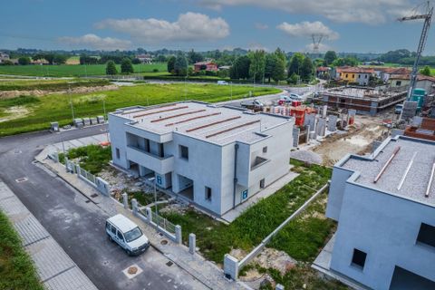 Villa a Legnaro, Padua, Legnaro - € 350.000 | Ref: LEG11 - foto 9