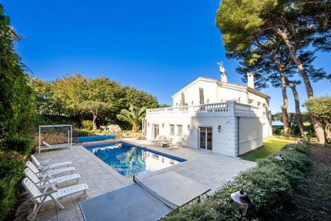 Villa i Antibes, Alpes-Maritimes, Antibes - € 4.950.000 | Ref: HH-15987896 - foto 1