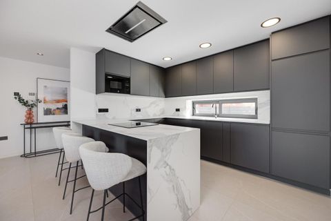 Villa a Torrevieja, Alicante, Torrevieja - € 585.000 | Ref: 748289 - foto 12