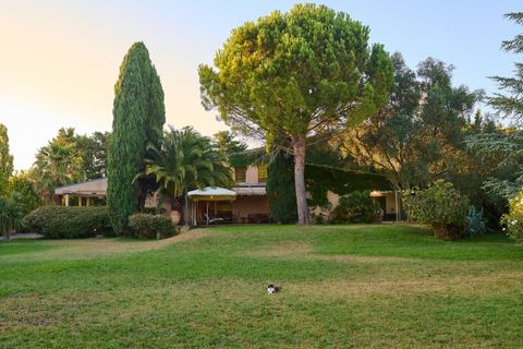 Villa i Tarascon, Bouches-du-Rhone, Tarascon - € 780.000 | Ref: 3011441745 - foto 1