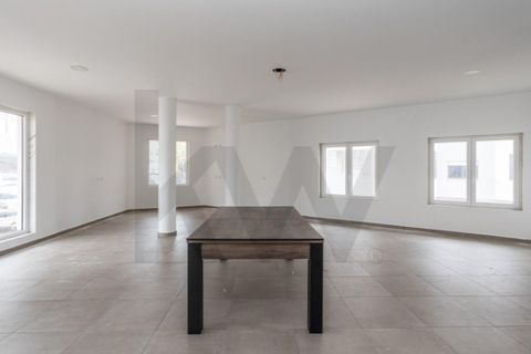 Erhvervsejendom i Carnaxide, Lisbon, Carnaxide - € 515.000 | Ref: KWPT-024133 - foto 1
