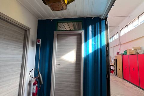 L'establiment comercial a Abbiategrasso, Milan, Abbiategrasso - € 2.700/mes | Ref: 303676 - foto 11