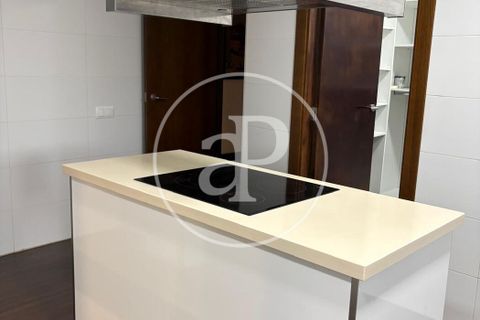 Villa a Torrent, Valencia, Torrent - € 2.400/mes | Ref: AV2511063 - foto 7