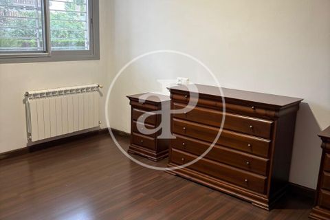 Villa a Torrent, Valencia, Torrent - € 2.400/mes | Ref: AV2511063 - foto 9