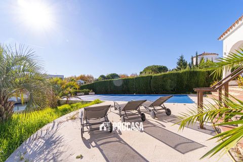 Villa a Empuriabrava, Gerona, Empuriabrava - € 890.000 | Ref: 4055 - foto 6