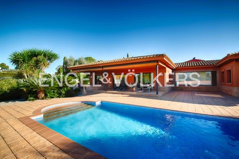 Villa a Peralada, Gerona, Peralada - € 1.700.000 | Ref: W-047EVJ - foto 1