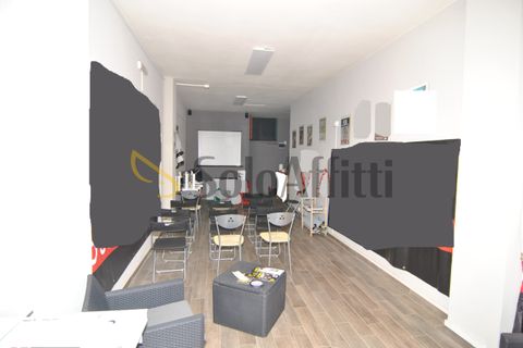 L'establiment comercial a Pontedera, Pisa, Pontedera - € 500/mes | Ref: F4034 - foto 3