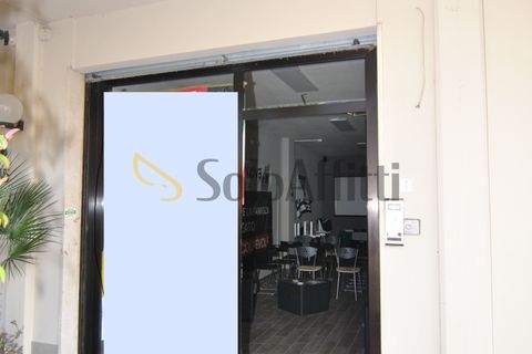 L'establiment comercial a Pontedera, Pisa, Pontedera - € 500/mes | Ref: F4034 - foto 8