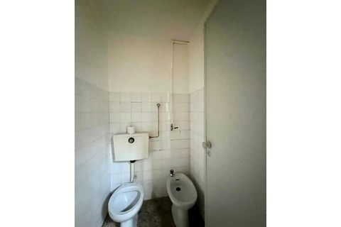 Erhvervsejendom i Amadora, Lisbon, Amadora - € 148.000 | Ref: A193 - foto 8