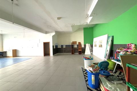 Erhvervsejendom i Amadora, Lisbon, Amadora - € 200.000 | Ref: UH011503 - foto 14