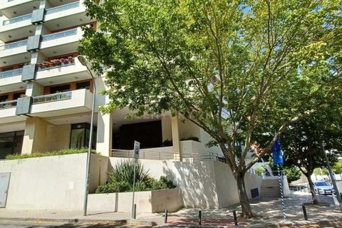 Erhvervsejendom i Alges, Lisbon, Alges - € 380.000 | Ref: C0222-06649 - foto 1