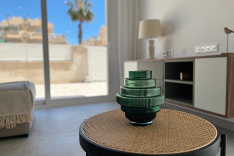 Lejlighed i Torrevieja, Alicante, Torrevieja - € 350.000 | Ref: MLSC6356376/13477 - foto 9