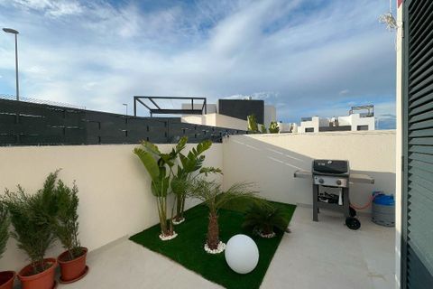 Villa i Benijofar, Alicante, Benijofar - € 365.000 | Ref: MLSC2040806/13477 - foto 5
