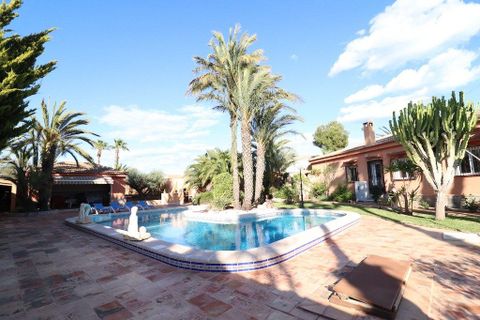 Villa a Torrevieja, Alicante, Torrevieja - € 850.000 | Ref: MLSC6114975/13477 - foto 2