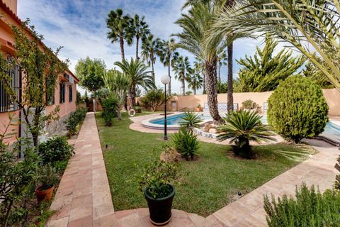 Villa a Torrevieja, Alicante, Torrevieja - € 850.000 | Ref: MLSC9863108/13477 - foto 12