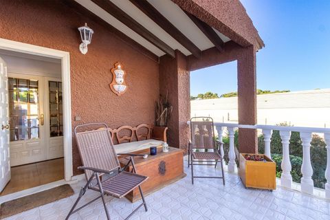 Villa a Torrevieja, Alicante, Torrevieja - € 595.000 | Ref: MLSC4489175/13477 - foto 2