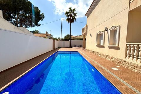 Villa a Cabo Roig, Alicante, Cabo Roig - € 910.000 | Ref: MLSC1421021/13477 - foto 3