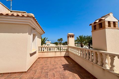 Villa a Cabo Roig, Alicante, Cabo Roig - € 910.000 | Ref: MLSC1421021/13477 - foto 24