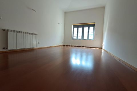 Lejlighed i Oliveira do Douro, Porto, Oliveira do Douro - € 271.000 | Ref: C0415-00569 - foto 5