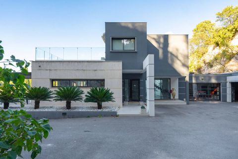 Villa i Marseille, Bouches-du-Rhone, Marseille - € 2.690.000 | Ref: HH-15994738 - foto 16