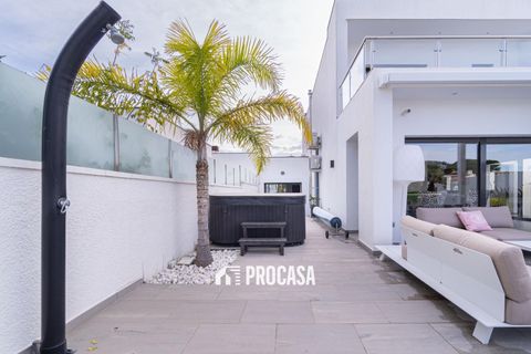 Villa i Empuriabrava, Gerona, Empuriabrava - € 1.259.000 | Ref: 4060 - foto 10